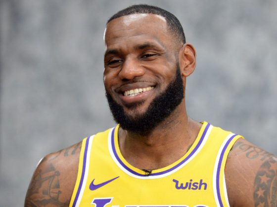 e6c998d3 387f 4cf7 b9ca 5b8da486d6bf sw28 LeBron James 1008