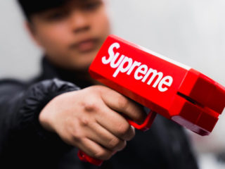 bezpieczne zakupy w grupach streetwear